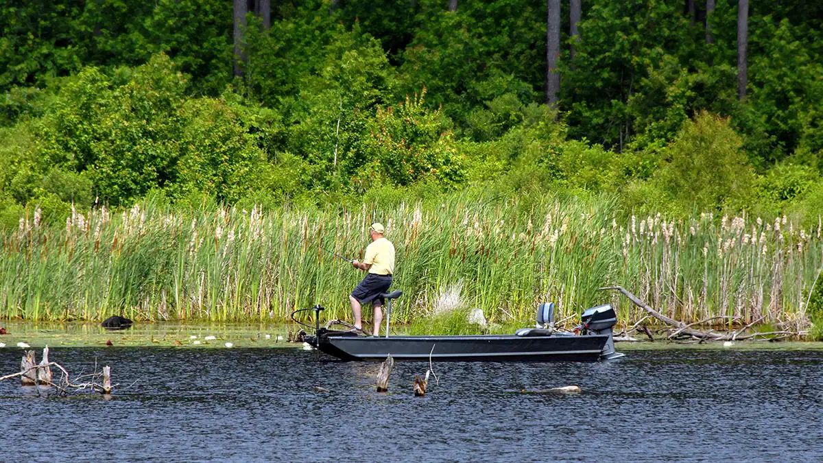 Explore the unmatched versatility and stealth of jon boats, flat-bottomed aluminum workhorses that open up hidden fishing spots in shallow backwaters and flooded timber. This guide from a female angler's perspective celebrates how these boats deliver access and simplicity, perfect for women who fish with confidence in quiet, challenging waters.